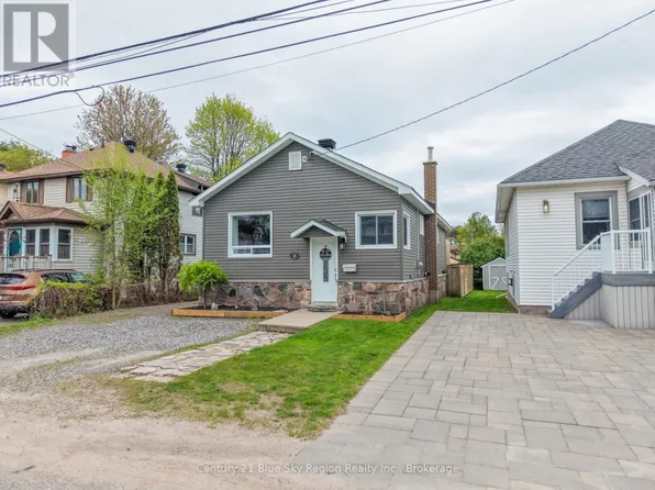 15 Pollard Ave, North Bay, ON P1A 1Z4