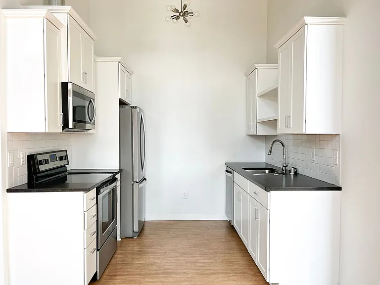 Grand & Syndicate Apartments — Photo 21