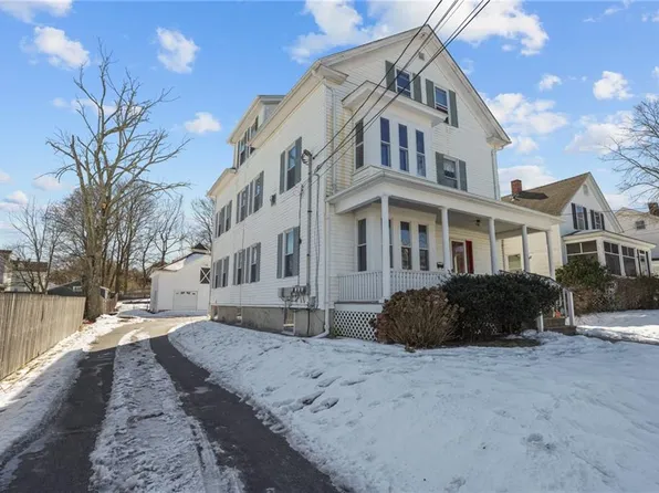 14 Lincoln Ave, Coventry, RI 02816