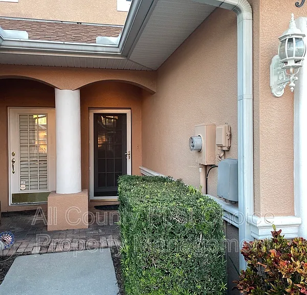 9718 Taylor Rose Ln — Photo 2
