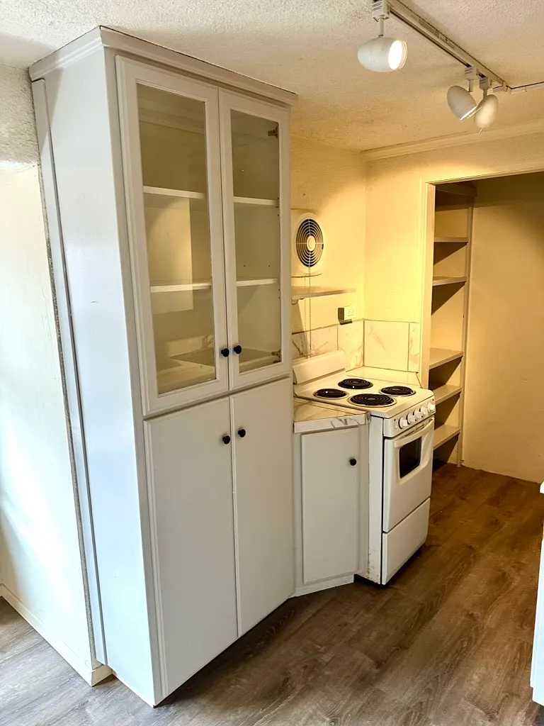 Studio, 400 sqft, $1,800 — Photo 2