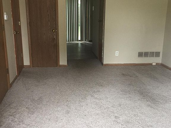 3rd image of 13825 S Us Highway 71 APT B