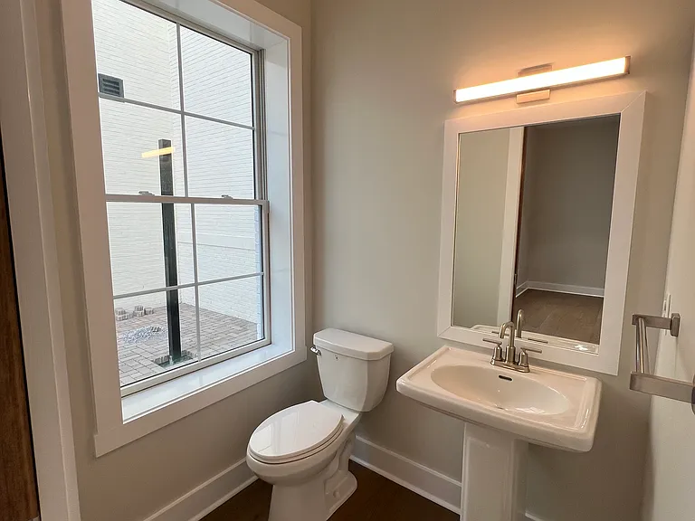 144 W 13th St #144 — Photo 29