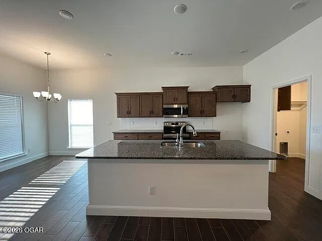 3 bed, 2.0 bath, 1734 sqft, $1,650 — Photo 3