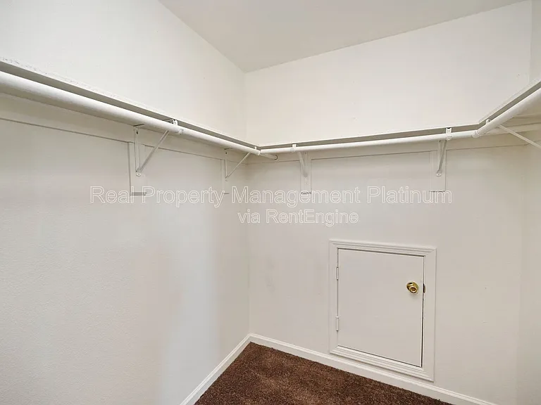 2233 E Christopher Dr — Photo 22