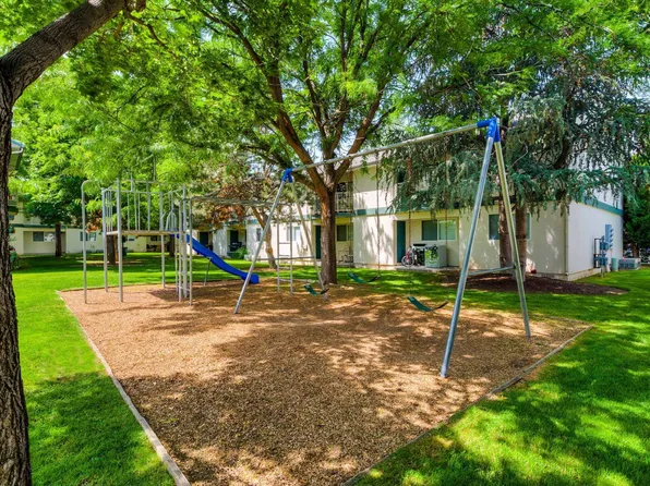 The Pines Apartments