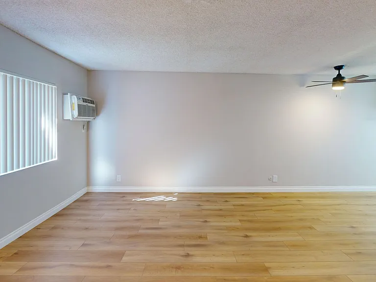 Royal Garden Apartments..Gorgeous Newly Remodeled Apartment Available...Great Location! — Photo 9