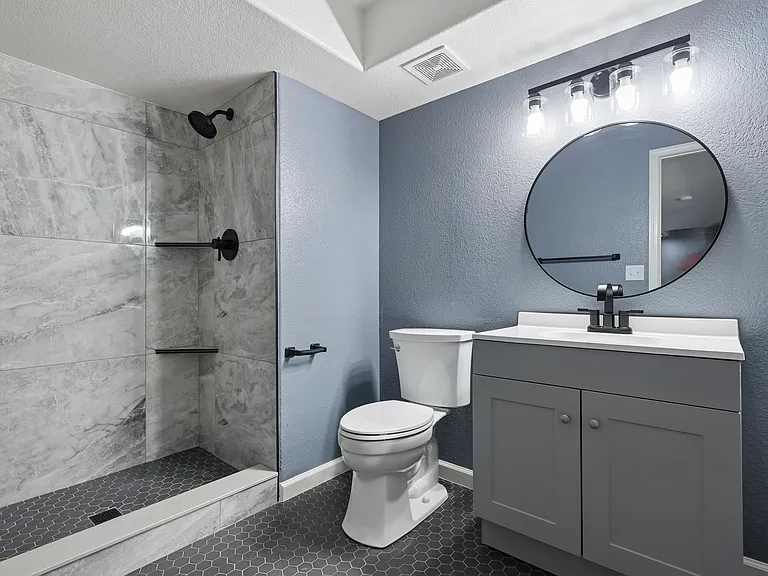 1336 Roseville Dr — Photo 15