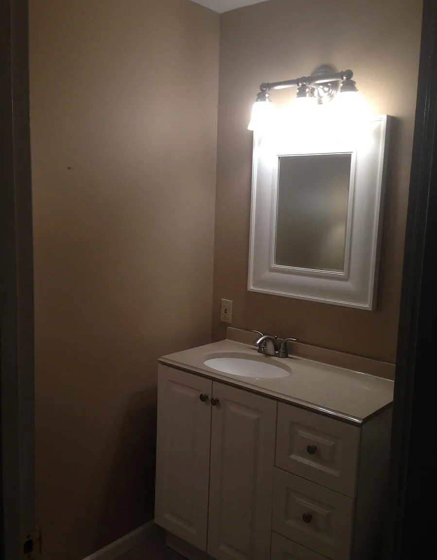 2 bed, 870 sqft, $1,195 — Photo 3