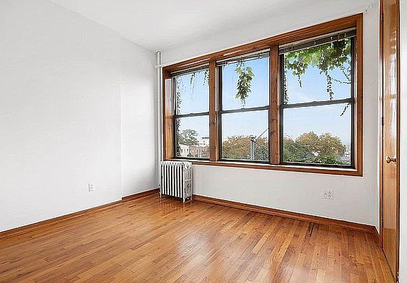 4th image of 619 6th Ave APT 1