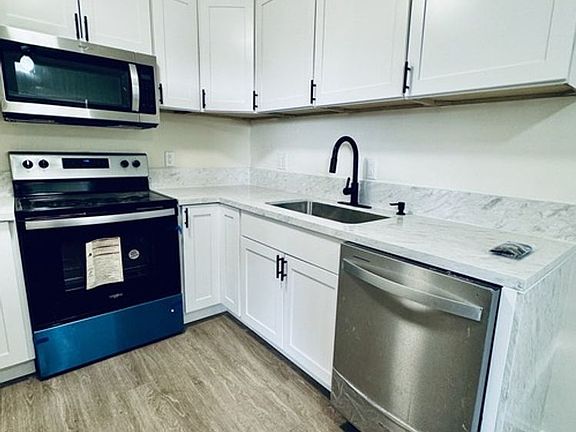2nd image of 2731 Drew Ln