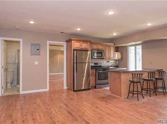 5th image of 16 Juniper Ct