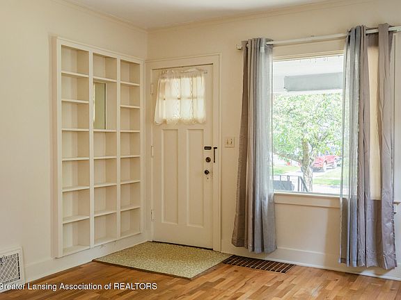 4th image of 523 N Fairview Ave