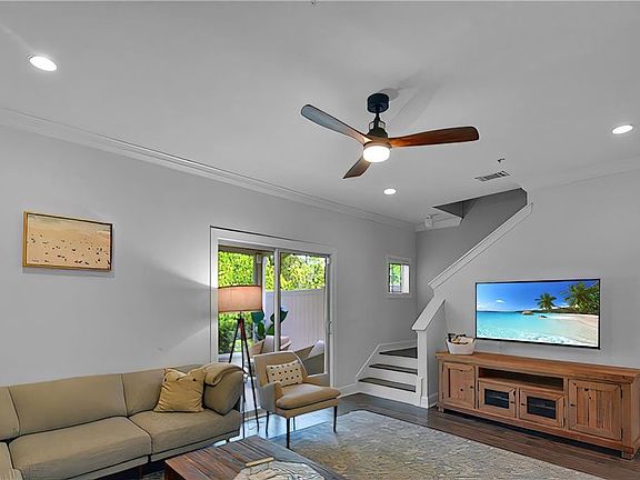 4th image of 803 Mariners Cir