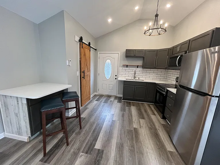 8010 Sunset Heights Dr #B — Photo 16