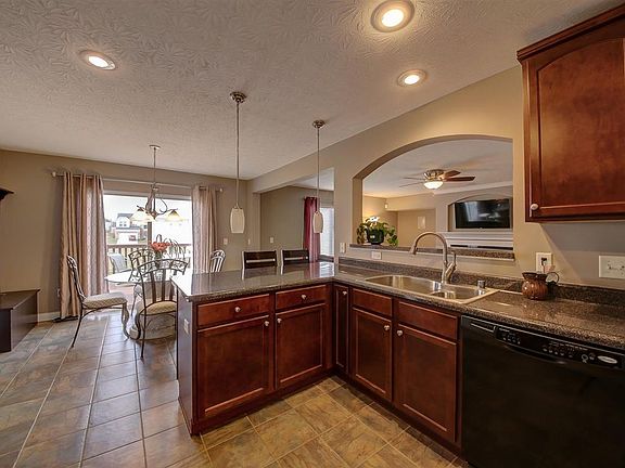 4th image of 1215 Edgebrook Ct