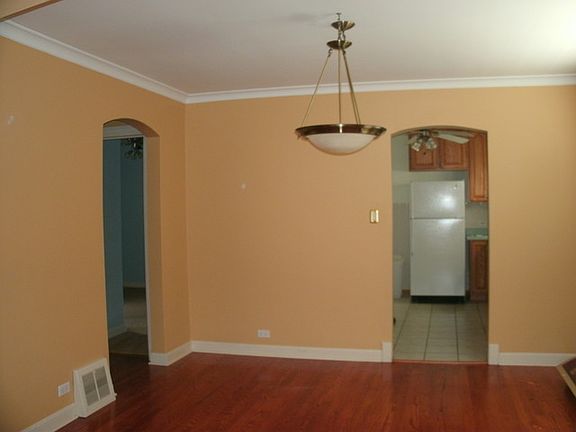4th image of 3329 Lombard Ave