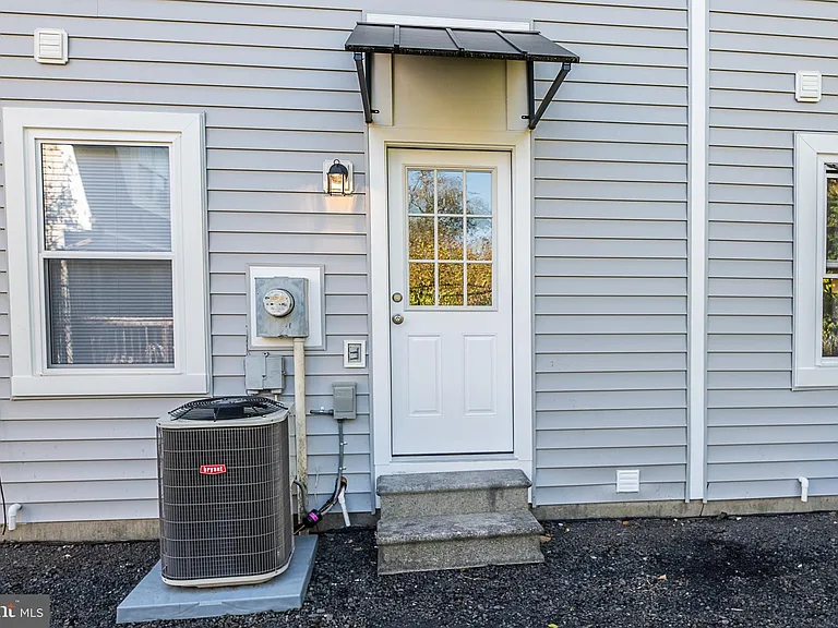 525 Gray Ave #2 — Photo 34