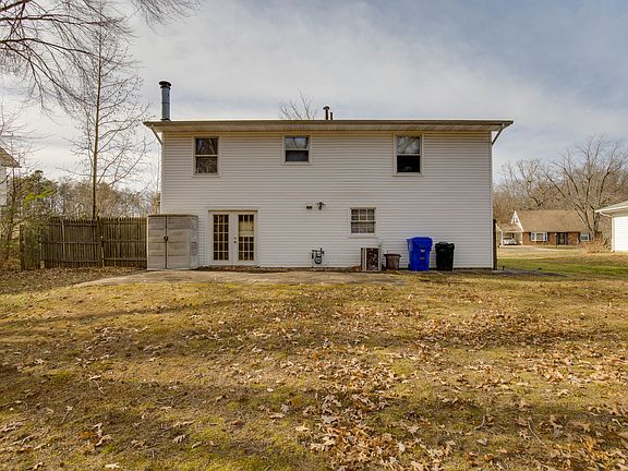 3rd image of 761 University Dr
