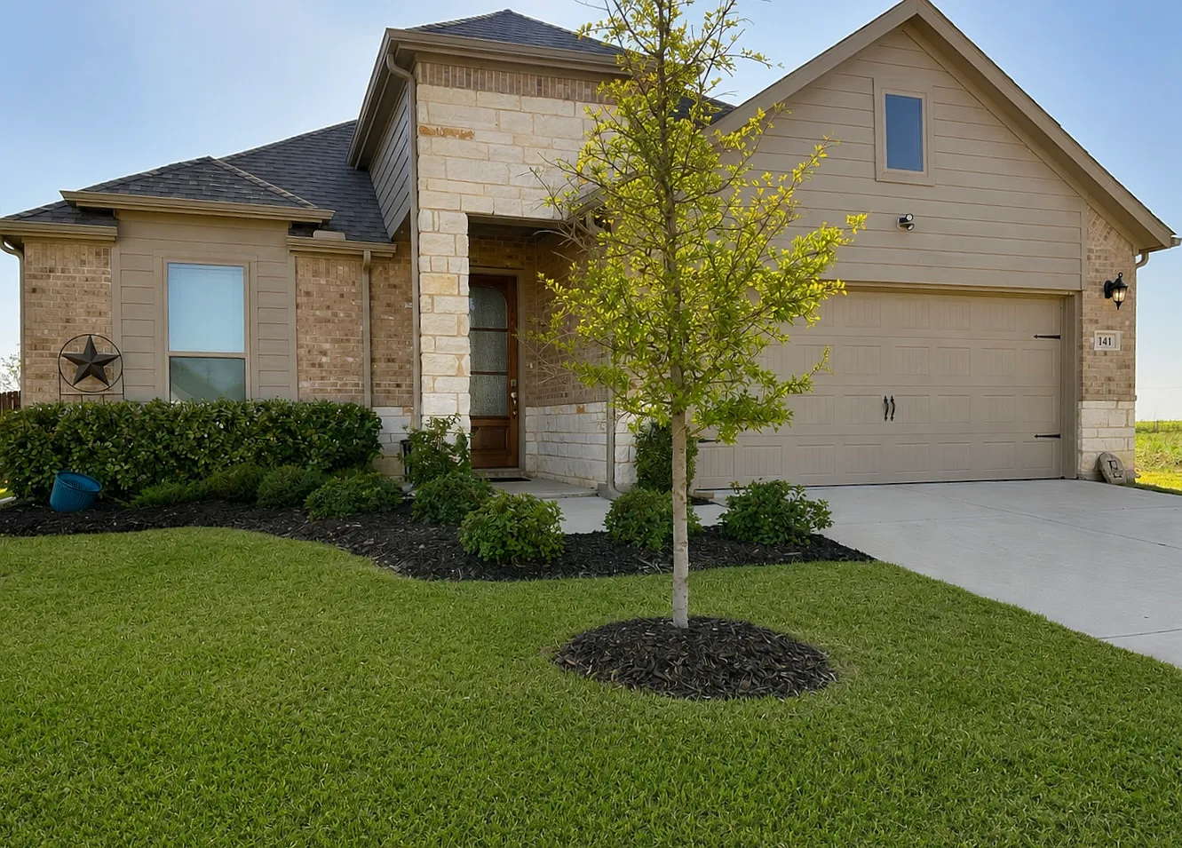 4 bed, 1818 sqft, $2,650 — Photo 2