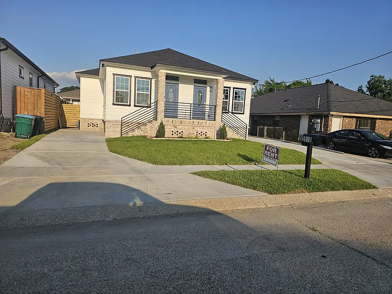 2618 Gadsden St — Photo 3