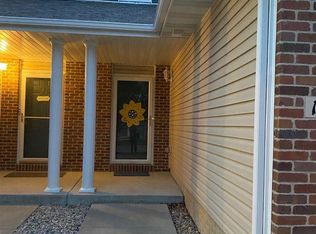 17612 Parker Plz, Omaha, NE 68118