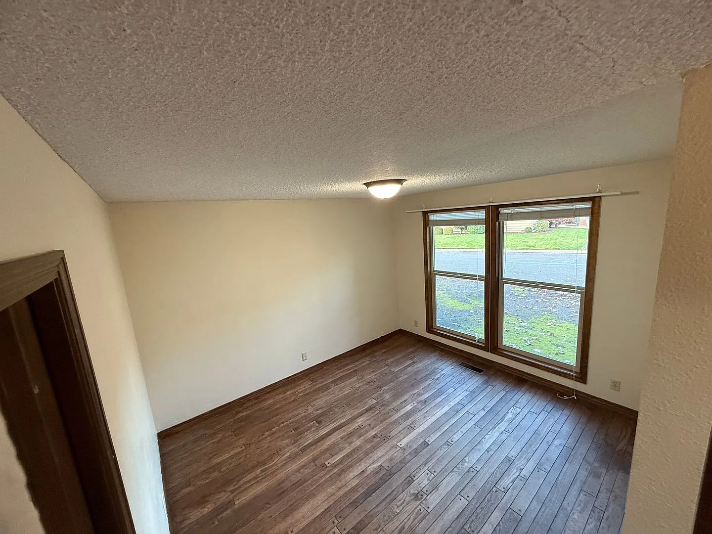 1150 NW Sunnywood Ct — Photo 3