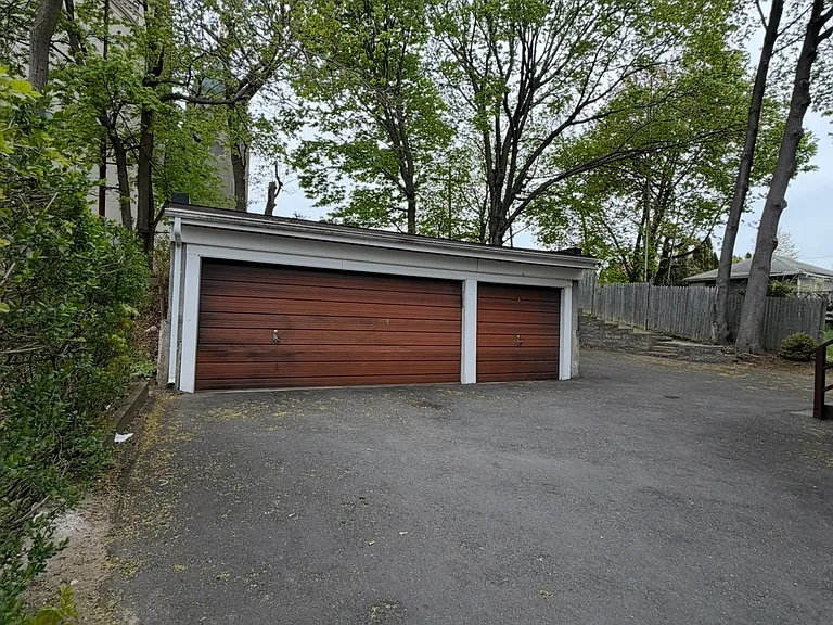 345 Ridgefield Ave #1 — Photo 13
