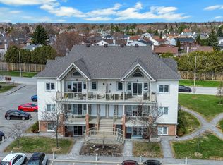 137 Harthill Way #L, Ottawa, ON K2J 5V1