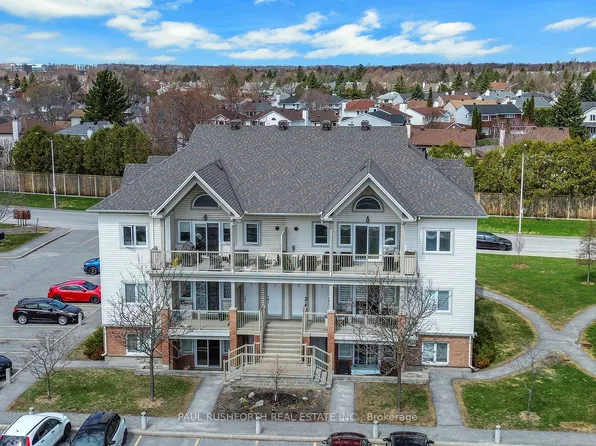 137 Harthill Way #L, Ottawa, ON K2J 5V1