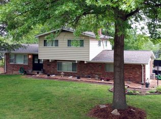 1217 Wyncrest Dr, Ballwin, MO 63011