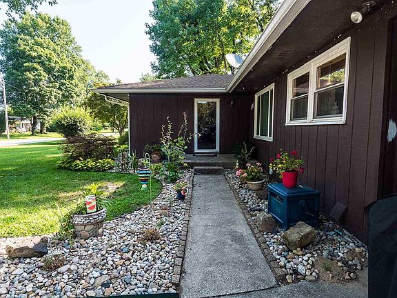 3rd image of 3205 Kennedy Ln