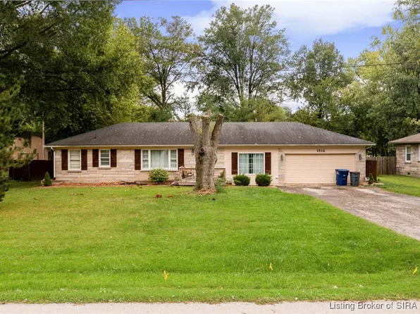 1512 Greenwood Road, Sellersburg, IN 47172