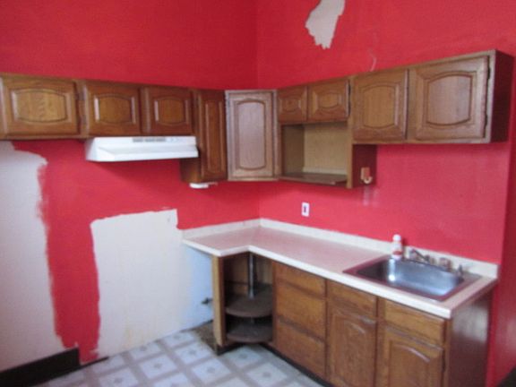 5th image of 513 E Superior St