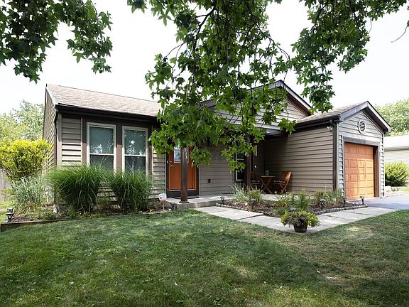 5th image of 398 Saint Thomas Dr