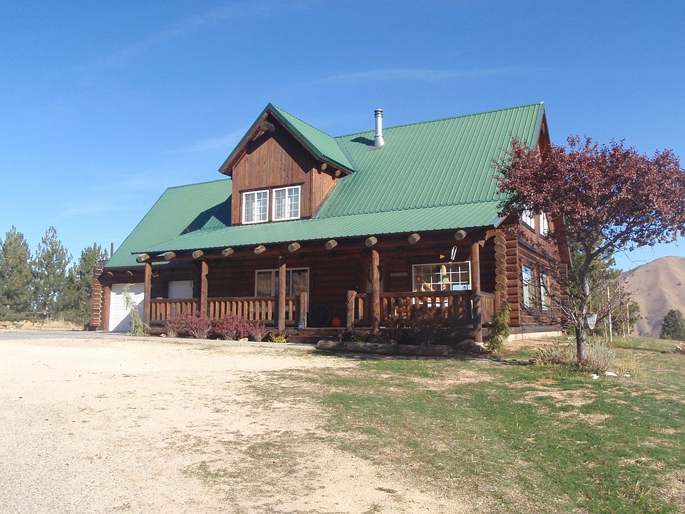Beautiful Fully Updated Log Home