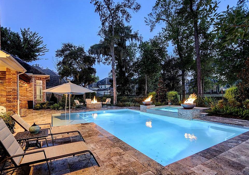 2nd image of 35 Lake Como Dr