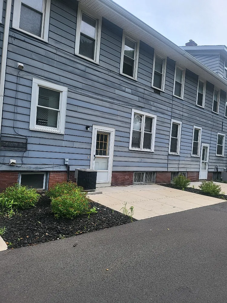 3 bed, 2.5 bath, 1800 sqft, $2,250 — Photo 4