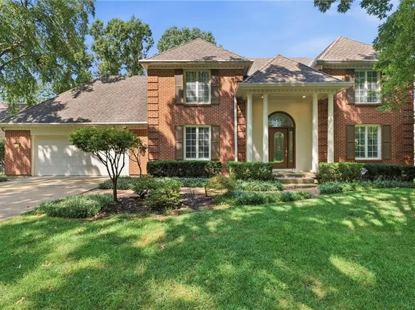 10164 Mackey St, Overland Park, KS 66212