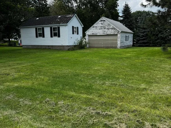 106 W 2nd St S, Truman, MN 56088