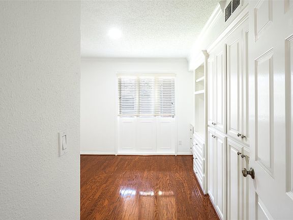 5th image of 6521 Bayou Glen Rd
