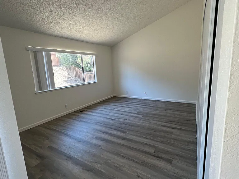 Sunrise Way — Photo 12