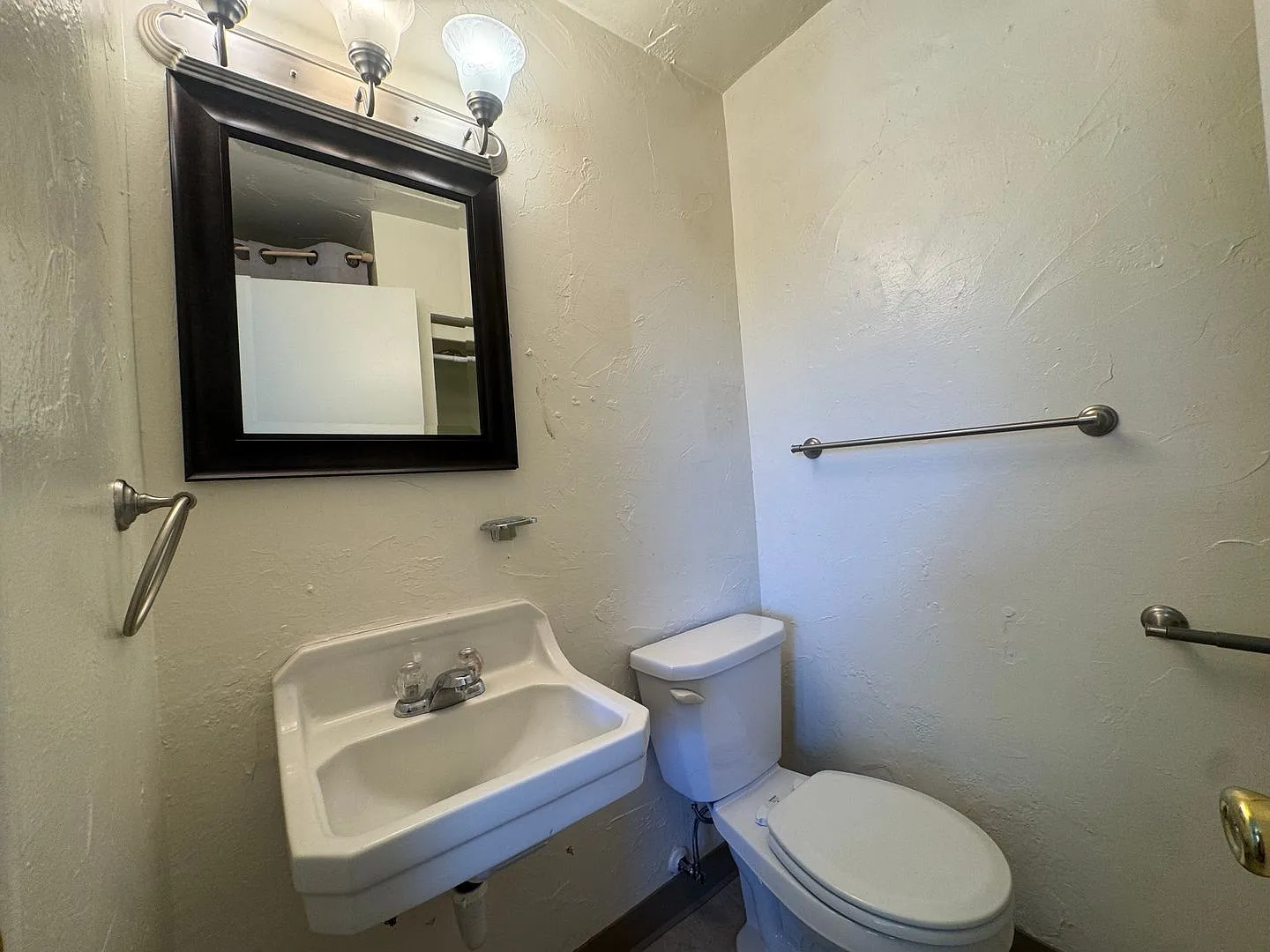 Williams ST Complex — Photo 4