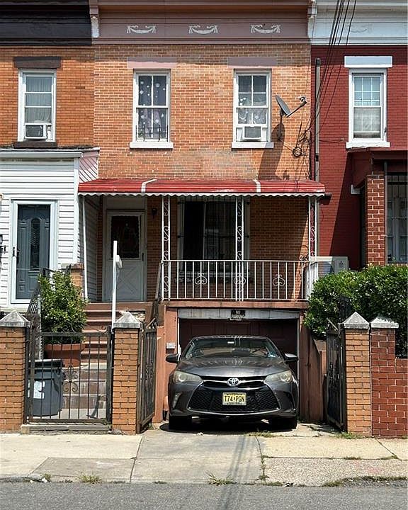 1st image of 711 Vermont St