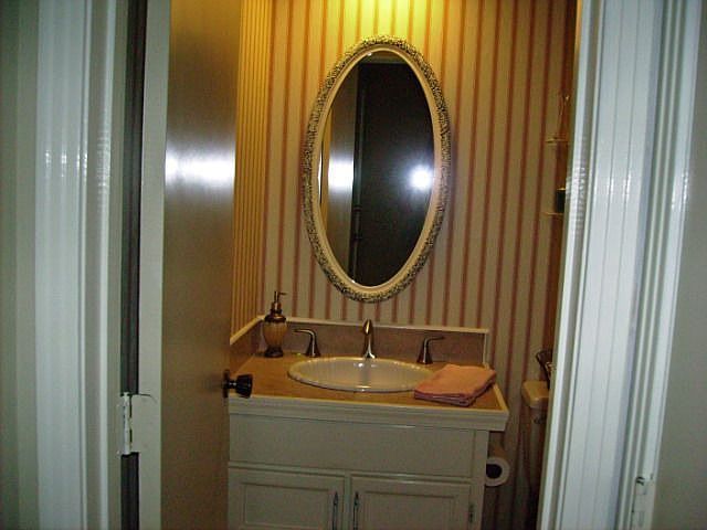 1/2 Bath off Entry (Downstairs)