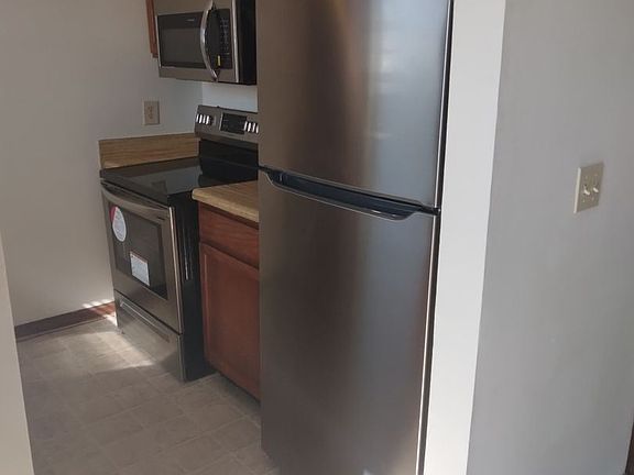 2nd image of 1337 Delaware Pl Unit C