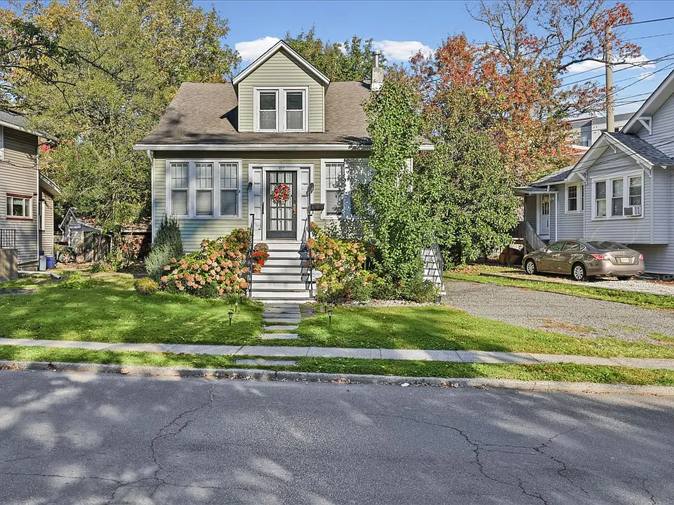 107 W Collings Ave #B