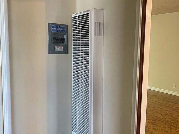 2nd image of 429 E Chevy Chase Dr APT 4