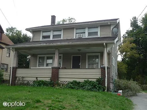 2029 S Heights Ave photo 1