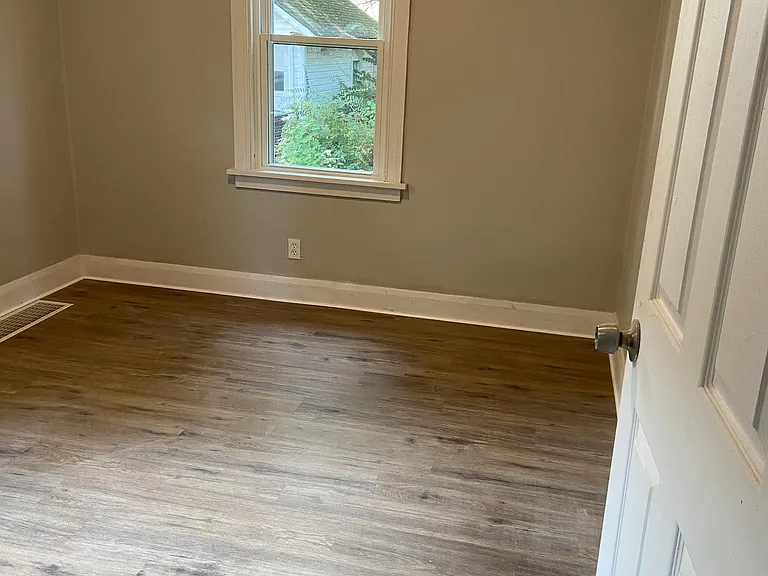 2555 Oak Grove Pl — Photo 7